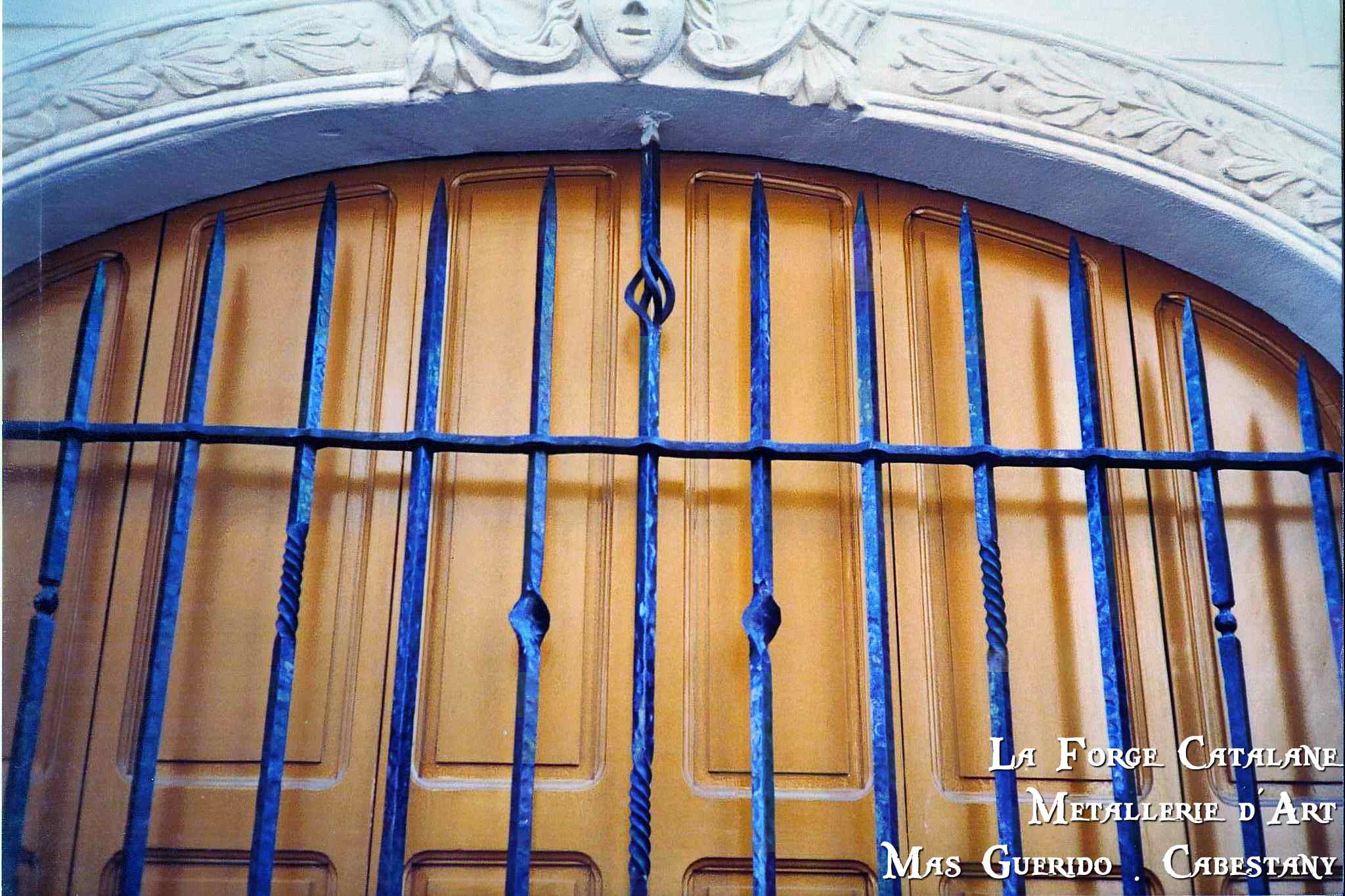 grille de defense travaillee a la forge a chaud forge catalane.jpg